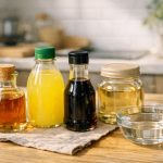 découvrez quelles alternatives utiliser pour remplacer le vinaigre de riz dans vos recettes, avec des options simples et efficaces pour conserver saveur et équilibre.