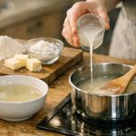 découvrez des astuces simples et efficaces pour épaissir une sauce qui ne prend pas et obtenir la texture parfaite pour vos plats.